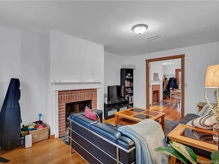 80 William St #2 — Photo 3