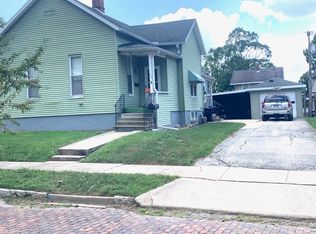 817 E Monroe St, Bloomington, IL