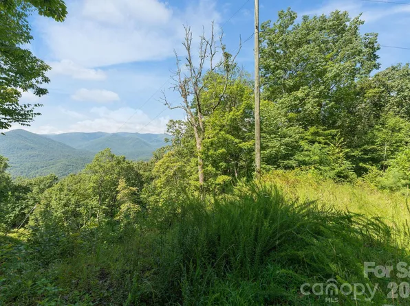 80 Breeze Wood Dr, Bryson City, NC 28713