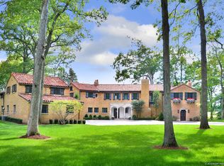 1780 Shore Acres Dr, Lake Bluff, IL