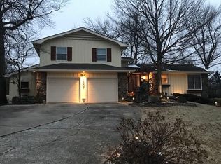 1307 S Oak Run Pl, Springfield, MO 65809