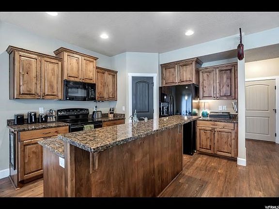 3rd image of 1261 N Silver Crest Dr