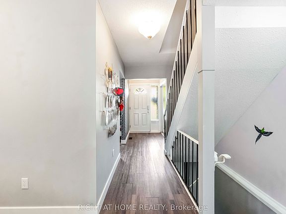 3rd image of 21 Midland Cres #3