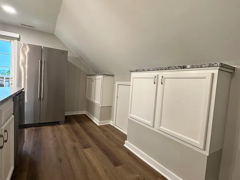 63 E Poplar St #B — Photo 4
