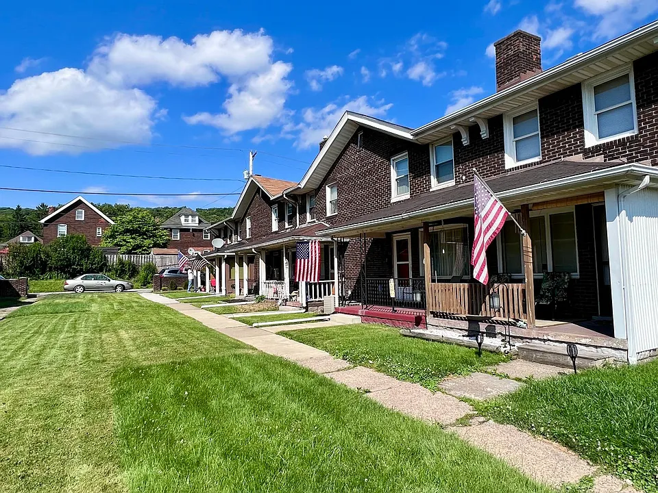10 West Dr