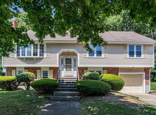 3 Hitching Post Dr, Walpole, MA 02081