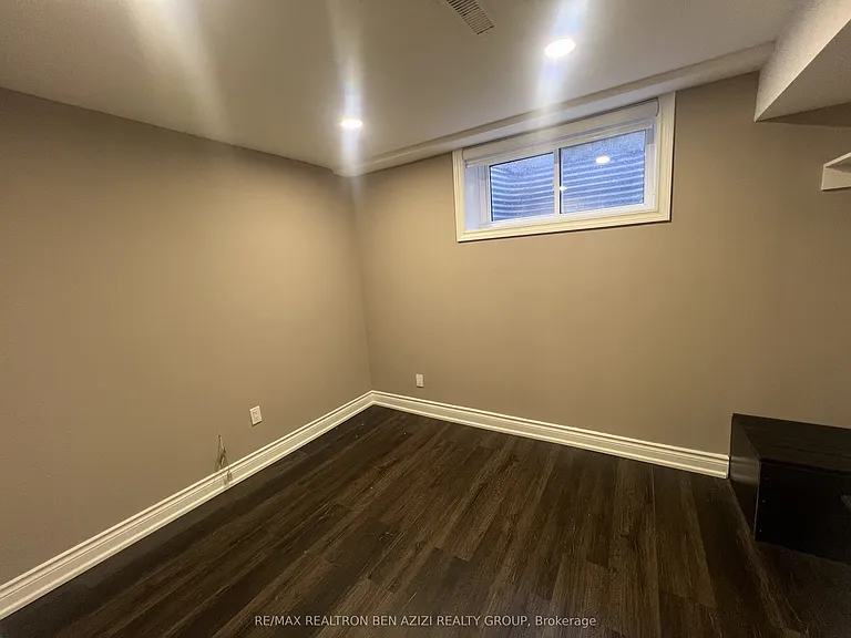 23 Sexton Cres #BASEMENT — Photo 10