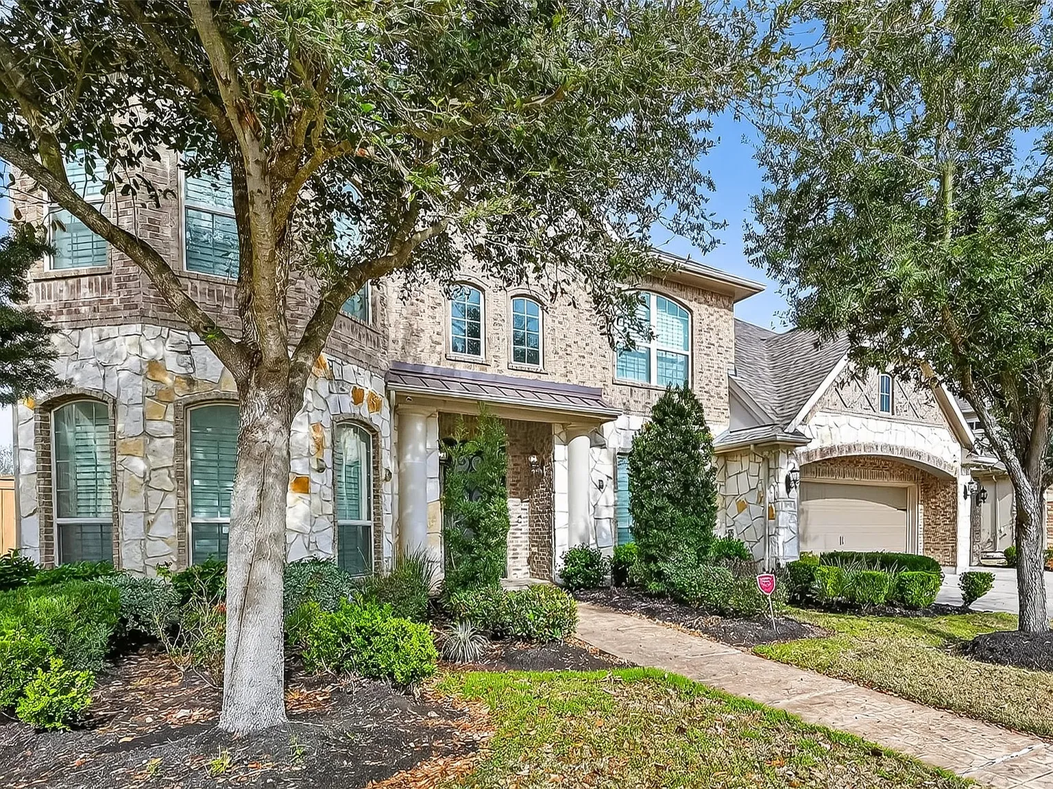 6 bed, 4.0 bath, 5285 sqft, $4,500 — Photo 3