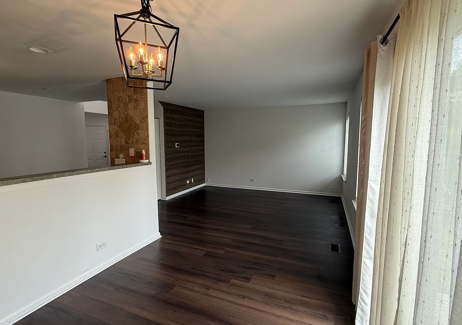2 bed, 2.5 bath, 1381 sqft, $2,590 — Photo 3