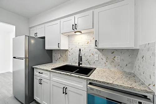 South Crest Apartments: All Bills Paid -Dazzling Dallas Apartments in Quiet Area! Photo 1
