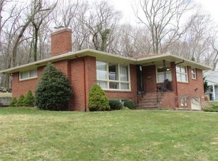 15 Azalea Ct, Warwick, RI 02818