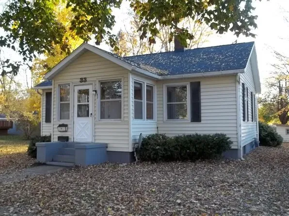 33 Berry St, Quincy, MI 49082