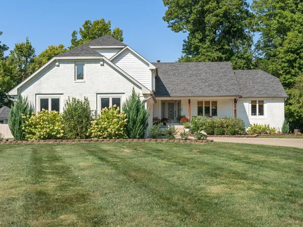 7452 W Creekside Ct, New Palestine, IN 46163