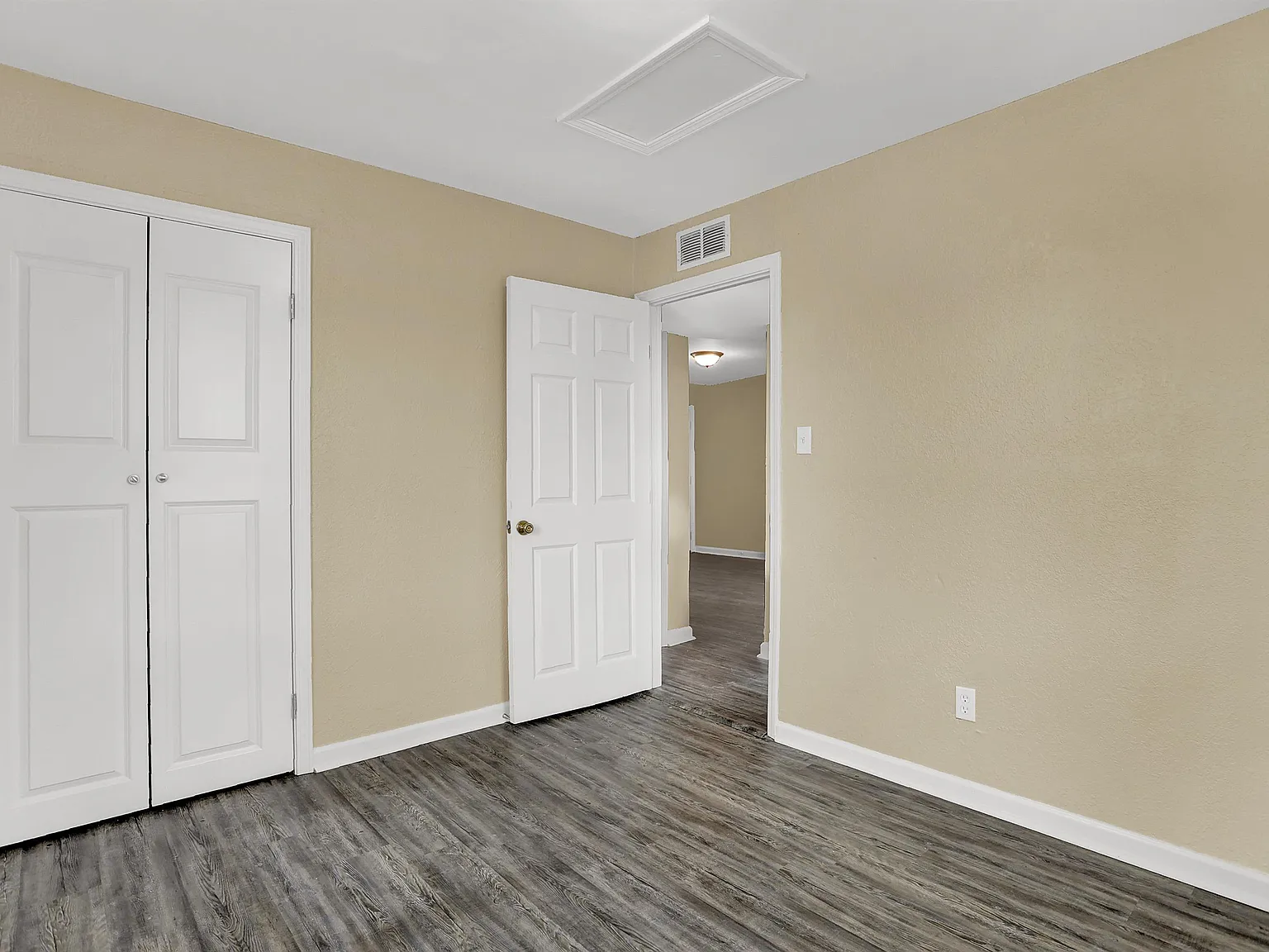 693 Looney Avenue — Photo 3