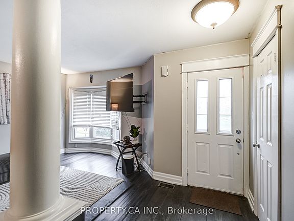 2nd image of 3 Waterford Cres