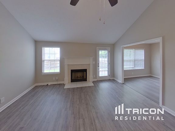 2nd image of 3080 Roscommon Dr