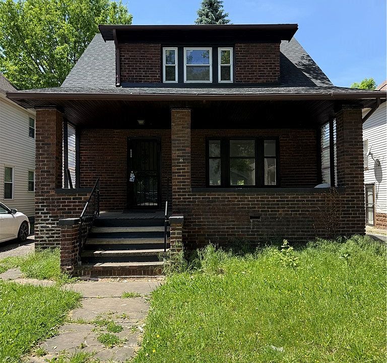 1st image of 2802 E 118th St