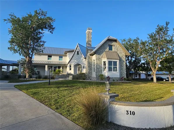 310 Severin Rd SE, Port Charlotte, FL 33952