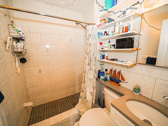 5th image of 26-09 29th St #1F