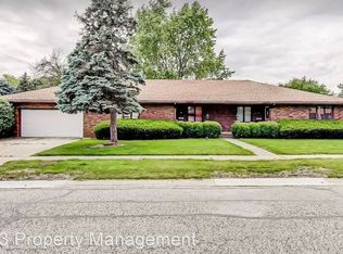 211 Golf Rd, Springfield, IL 62704