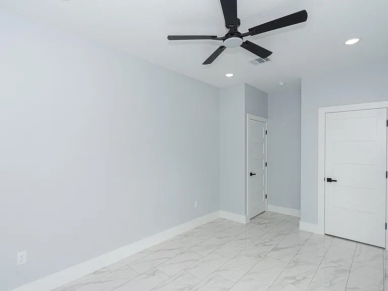 6513 Avenue B #A — Photo 16