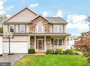 8903 Whitecliff Ln, Parkville, MD 21234