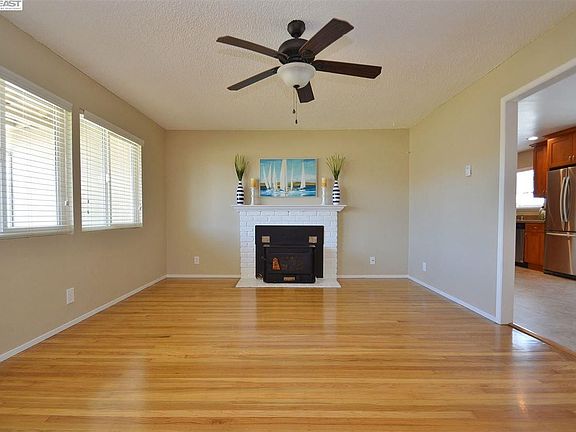 5th image of 7300 Sheffield Ln