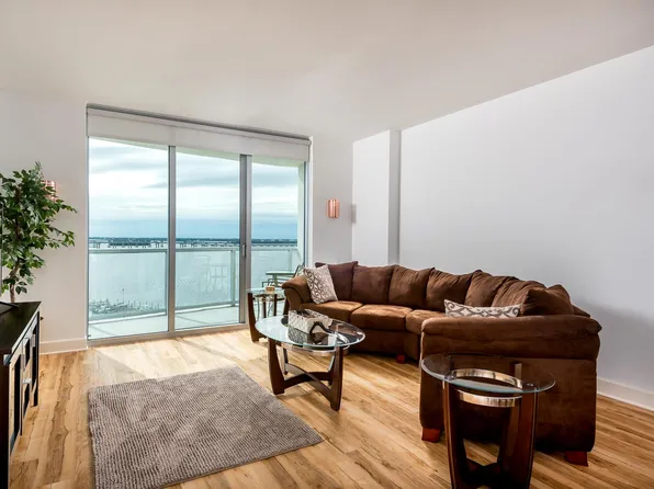 3001 Oasis Grand Blvd, Fort Myers, FL 33916