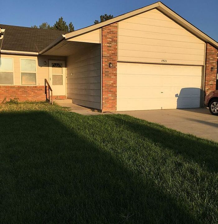 1st image of 1921 Almond Ave