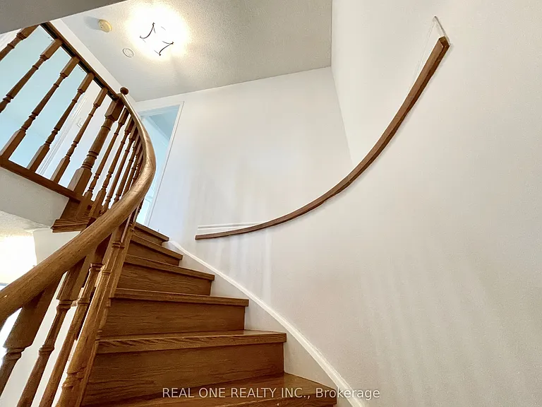 19 Blair Cres — Photo 27