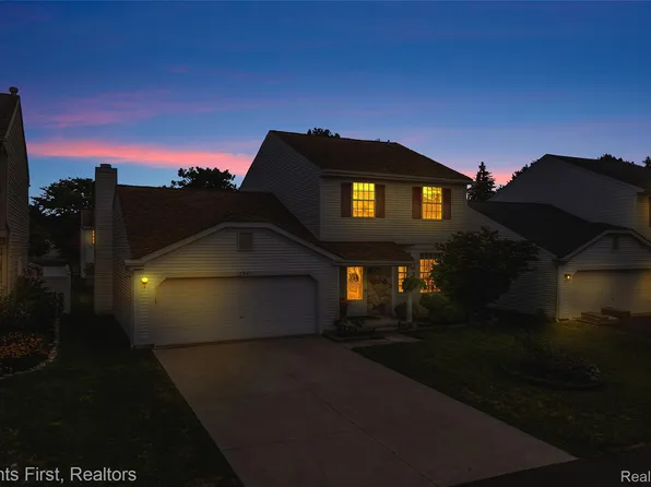 2341 McGee Ct, Westland, MI 48186