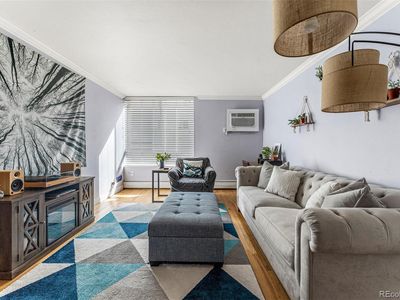 1390 N Emerson Street #204, Denver, CO, 80218