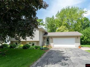 104 Hosanna Dr, Mankato, MN 56001