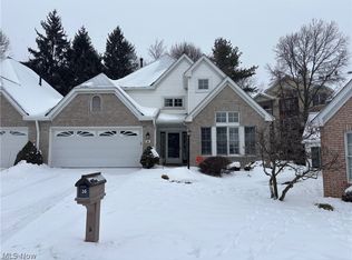 36 Nantucket Row, Rocky River, OH 44116