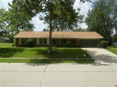 2nd image of 9895 Rose Arbor Dr