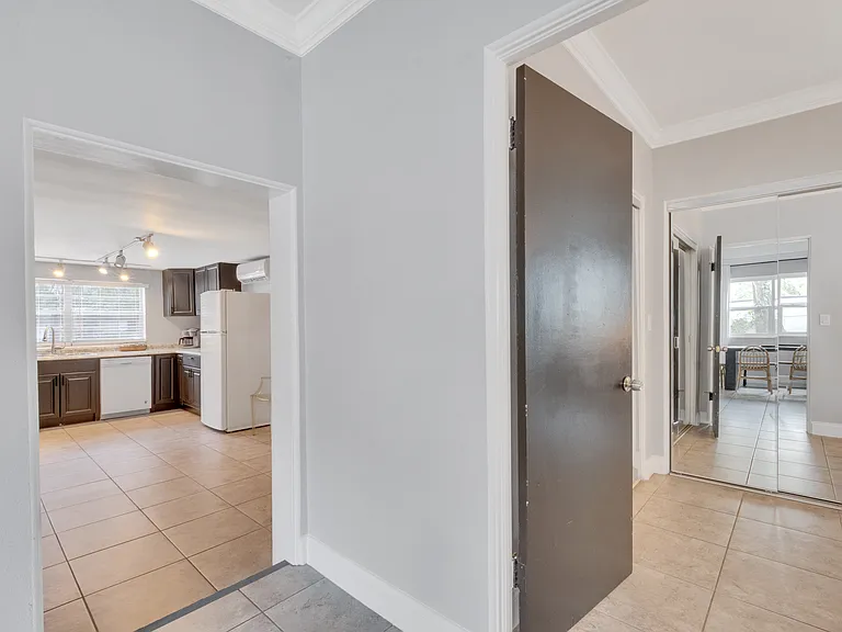 415 S Hyer Ave #B — Photo 10