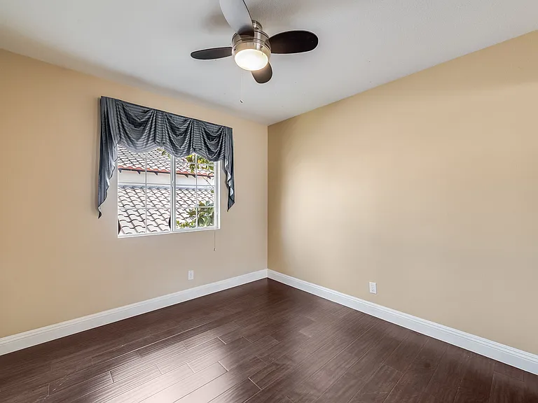 11761 Fricker Ave — Photo 18