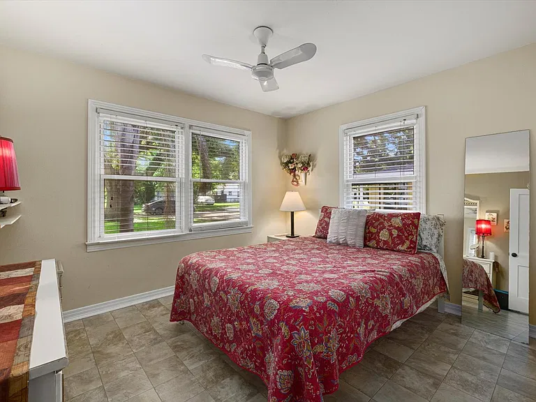 1220 Rhodes Ave — Photo 12