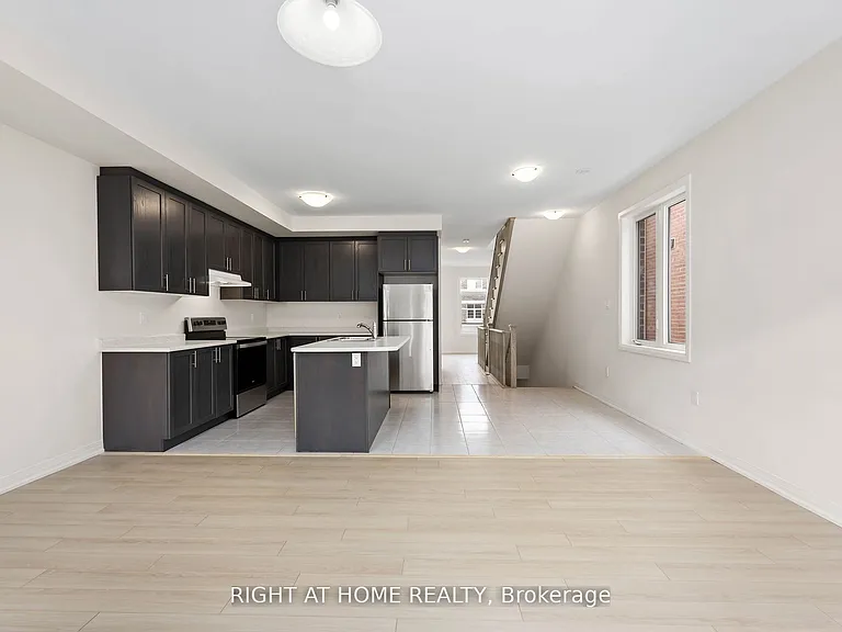 31 Sissons Way — Photo 4