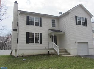 2210 High St, Croydon, PA 19021