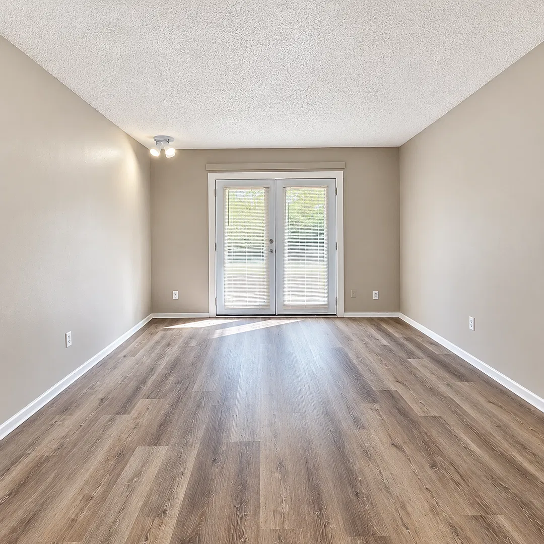 1 Bedroom / 1 Bath Apartment Downstairs - One Month Free! — Photo 2