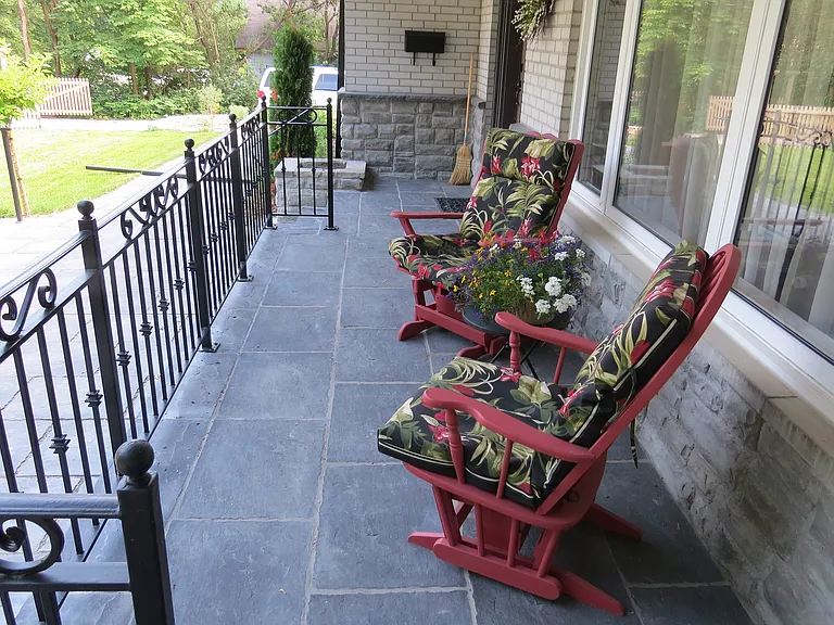 Major Mackenzie Dr W — Photo 2
