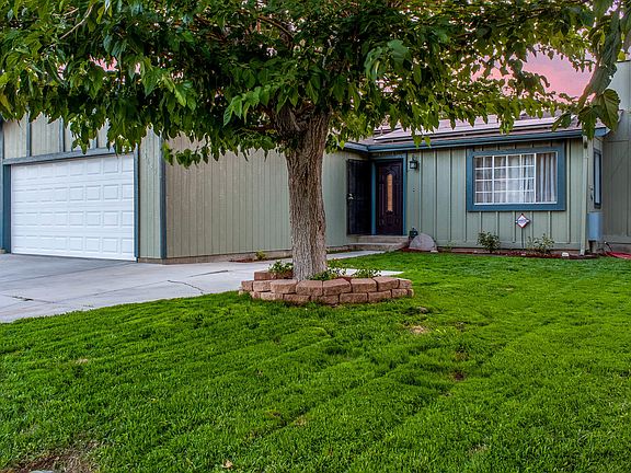 2nd image of 43659 Ponderosa St