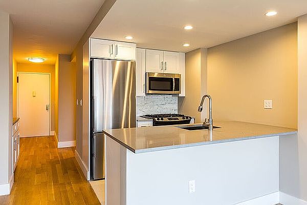 1st image of 784 Columbus Ave APT 16R