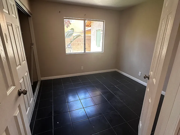 4277 Harbor Ct — Photo 18