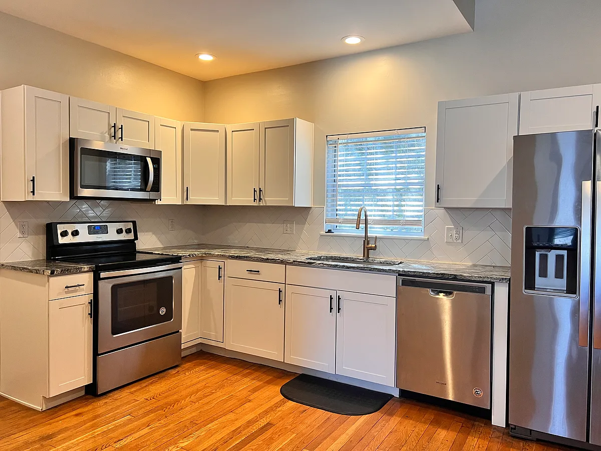 Building Photo - 609 Tafel St