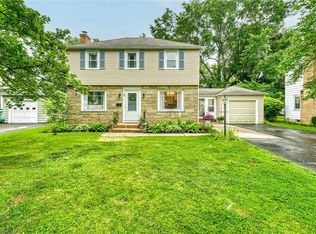 54 Stonehenge Rd, Rochester, NY 14609