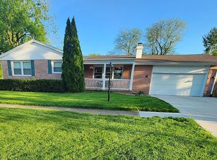 1301 Broadmoor Dr, Champaign, IL 61821