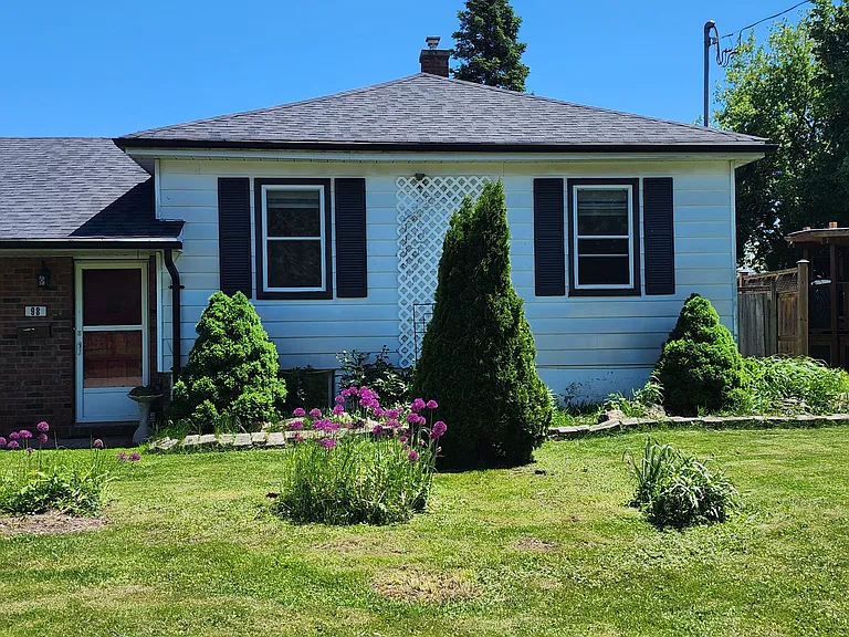 98 Barton St #2 — Photo 2