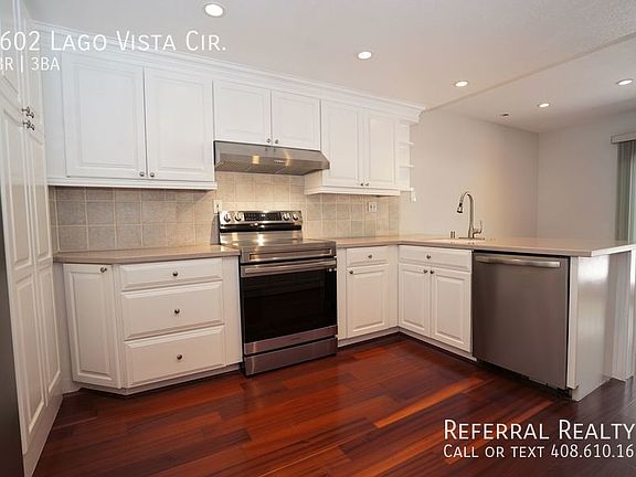 3rd image of 4602 Lago Vista Cir